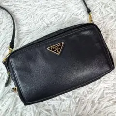 極美品✨️PRADA プラダ ショルダーバッグ 三角ロゴ サフィアーノ　黒のサムネイル