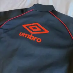 ⁠【UMBRO】トラックジャケット 背面ビッグロゴ ブラック×レッド XL⁠のサムネイル