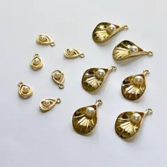 ［c82］ ゴールド チャーム パール調 2種セット 花弁 メタル パーツ