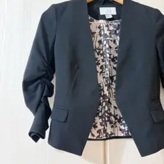 H&M ブラック 黒 ノーカラージャケット 花柄裏地(XS)