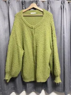 オリーブグリーン ニット Vネック オーバーサイズ