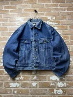 Item thumbnail for item 660d90e9-5477-4c0e-af7b-8f3b9c57988a