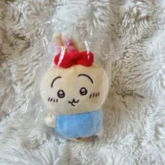 ちいかわ×サンリオキャラクターズ 持ちますマスコット（うさぎ・ハローキティ）