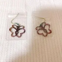 蝶々　ピアス　金属アレルギー対応　チタン　バタフライ