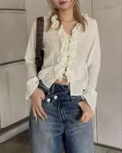 26年SS新作】LACE RUFFLE トップス 最終値下げ | Mercari 【26年SS新作】LACE RUFFLE トップス最終値下げ
