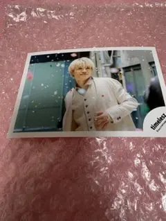 Item thumbnail for item dbf51d36-74f7-4730-a656-d1fd118ff46c