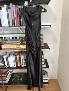 ZARA サテンロングワンピース S