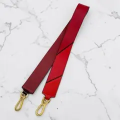 美品✨ ロエベ パズル レザー ショルダーストラップ レッドのサムネイル