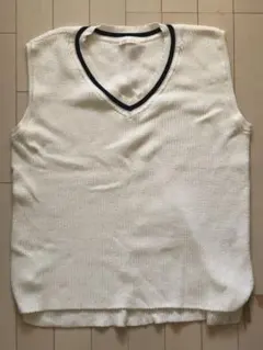 GU ジーユー ノースリーブ Vネック ベスト ホワイト メンズ Lサイズ