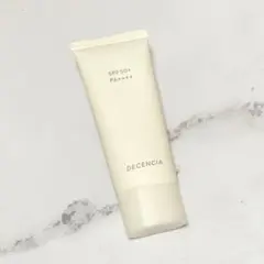 【極美品・再値下げ】DECENCIA フローレス UVプロテクターのサムネイル