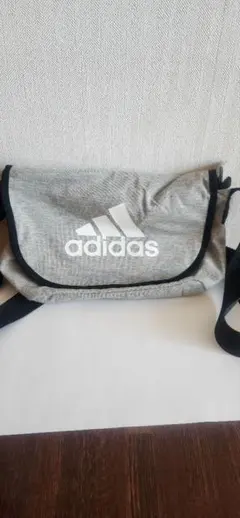 adidas ショルダーバッグ