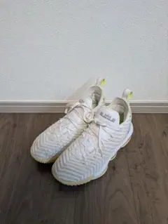 NIKE LEBRON16 バズライトイヤー バスケットボールシューズ