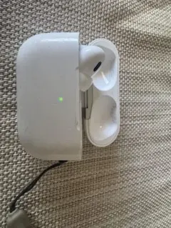 AirPods Pro 2 A2698 右耳＋ケース lightningケーブル AirPods Pro 2 A2698 右耳＋ケース lightningケーブル - メルカリ