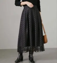 新品未使用 タグ付き！ラトータリテ シアードットタックスカート 38のサムネイル