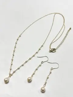 ☆セットでお得☆淡水パールのデザインネックレスとピアス（ゴールドカラー）