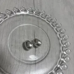 マットシルバー 球体型 イヤリング