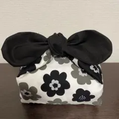 リボン型 お弁当袋 巾着 ハンドメイド 花柄 黒 保温 保冷