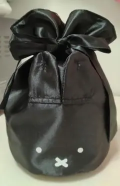 ミッフィー　耳付き丸底巾着ポーチ　ブラック