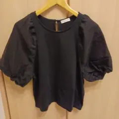 【美品】earth music&ecology パフスリーブトップス Mサイズ