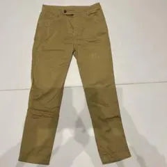 ベージュ チノパン