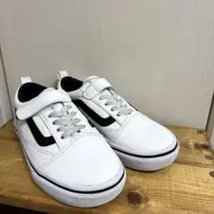 VANS キッズスニーカー ホワイト×ブラック ベルクロ【18cm】