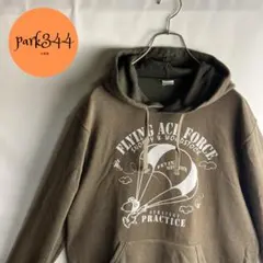 【PEANUTS　スヌーピー　プリント　プルオーバー　パーカー　ヴィンテージ感】