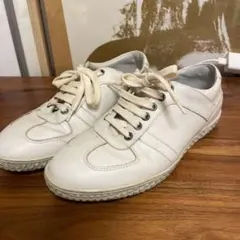 ホワイト スニーカー