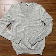 UNIQLO グレー Vネックセーター　カシミヤ