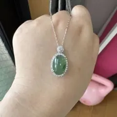 天然ミャンマー産 A貨 本翡翠•銀チェーン付きです