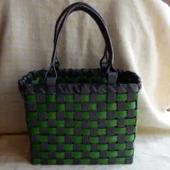 かごバッグ黒と緑の市松模様