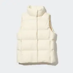 ユニクロ　パウダーソフトダウンベスト アイボリー　M