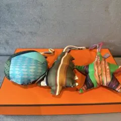 HERMES シルク キーホルダー チャーム 3点セットのサムネイル