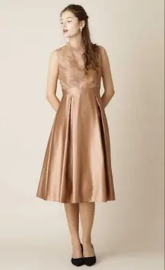 【値下げ中】リリアンテープ刺繍サテンパーティードレス　ブロンズ　Mサイズ