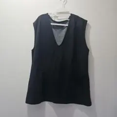 ブラック ニットベスト Vネック ポケット付き