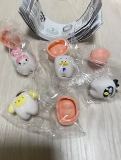 サンリオ　みんなでなっちゃお　歯　４個