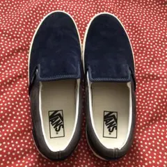 VANS バンズ　スリッポン　スエードネイビーこれからの季節に履きやすい