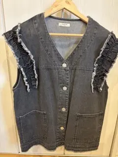 studio CLIP フリル付きブラックベスト