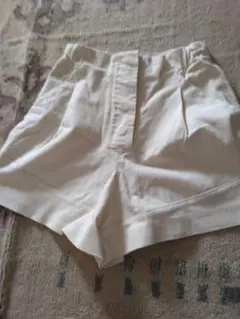 ZARA ショートパンツ ホワイト Sサイズ 新品