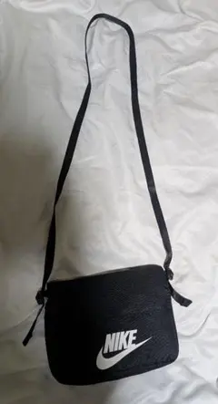 ナイキ ウィメンズ フューチュラ 365 クロスボディ バッグ