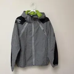 umbro チェック柄 ウィンドブレーカー　Mサイズ　温度調整可能