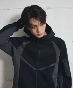 ナイキテックフリース　パーカー　サイズS 新作