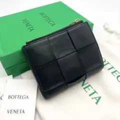 現行！美品✨ボッテガヴェネタ カセット 二つ折り財布 黒 本革 イントレチャート