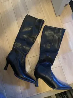黒レザーロングブーツ　ゴールド金具