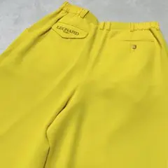 LEONARD レオナール スポーツ イエローカジュアルパンツ L 金ボタンのサムネイル