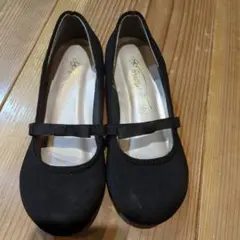 黒いリボン付きウェッジヒールフォーマルシューズ