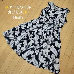 blush ネイビー フラワープリント ノースリーブワンピースのサムネイル