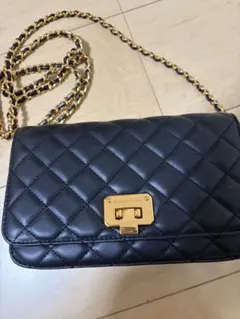 CHARLES & KEITH キルティング チェーンショルダーバッグ