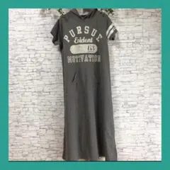 ロングワンピース（３L)　半袖　フード付　グレー　大きいサイズ　ロゴ　カジュアル