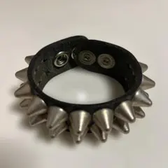 BOUNTY HUNTERスタッズ ブラックレザーブレスレットy2k - メルカリ