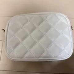 GU 白 キルティングバック